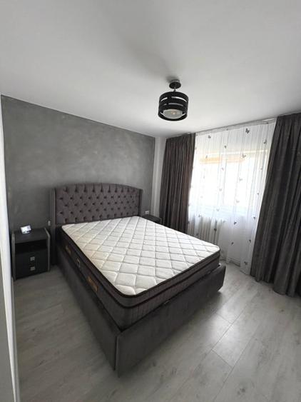 Apartament cu 3 camere în Cetate