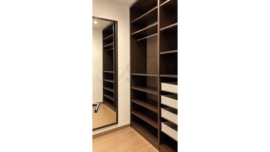 Apartament cu 4 camere decomandat în Iancu Nicolae