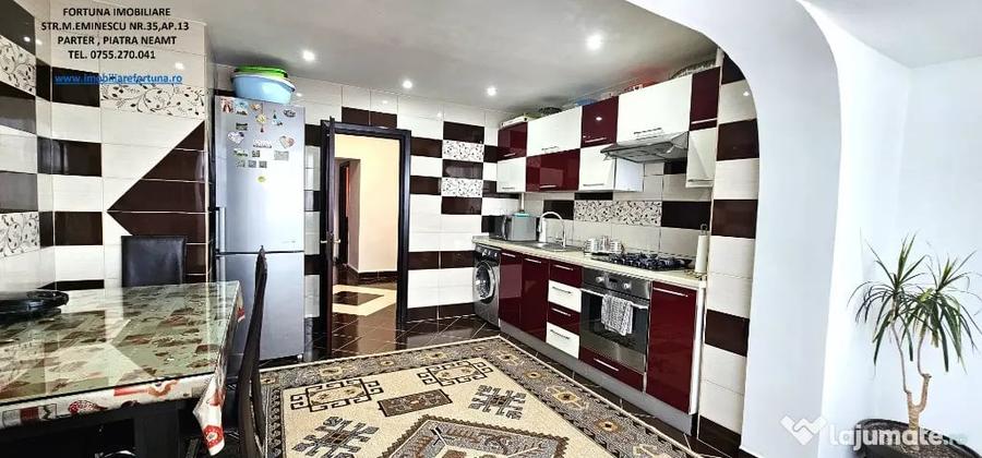 Apartament cu 3 camere decomandat în 1 Mai