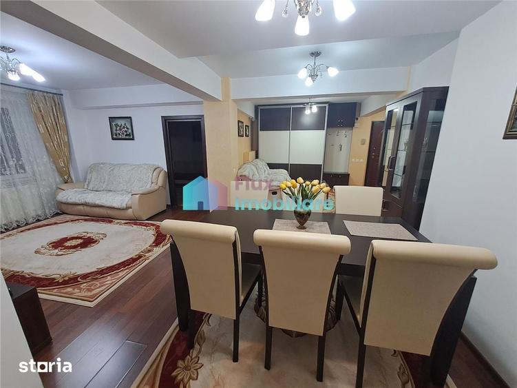Apartament cu 4 camere decomandat în George Enescu