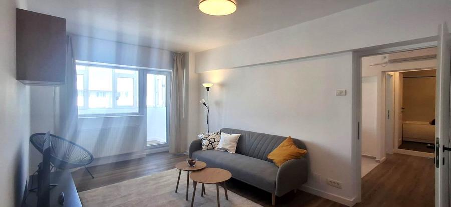 Apartament cu 2 camere decomandat în Titulescu