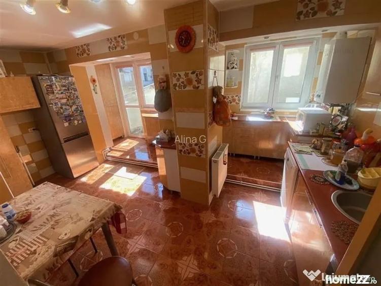 Vand apartament Ultracentral Targu Mures apartament 4 camere 2 bai - Targu Mures (Mures)