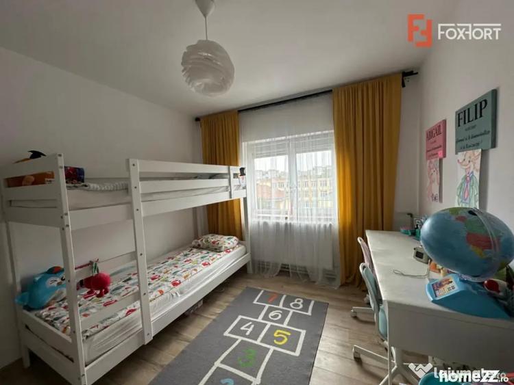 Apartament cu 5 camere decomandat în Fortuna