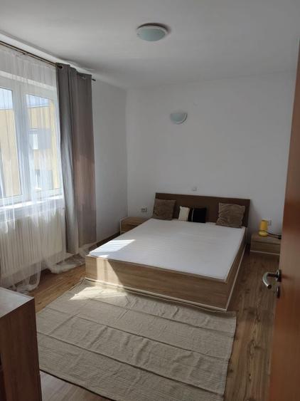 Apartament cu 2 camere semidecomandat în Sub Arini