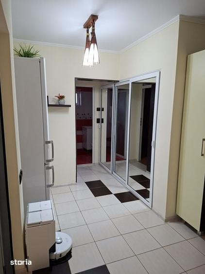 Ofer spre inchiriere apartament cu 2 camere cf.1 decomandat - 2