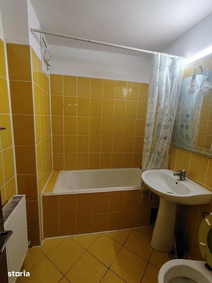 Apartament cu 2 camere decomandat în Aleea Trandafirilor