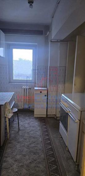 Apartament cu 4 camere decomandat în Filiași