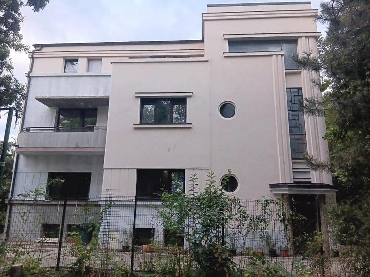 Apartament cu 3 camere decomandat în Calea Călărașilor