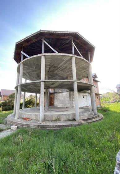 Casă cu 4 camere în Central