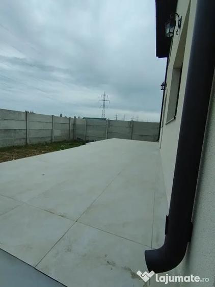 Casă cu 7 camere cu Teren 456 Mp în Malu Mare