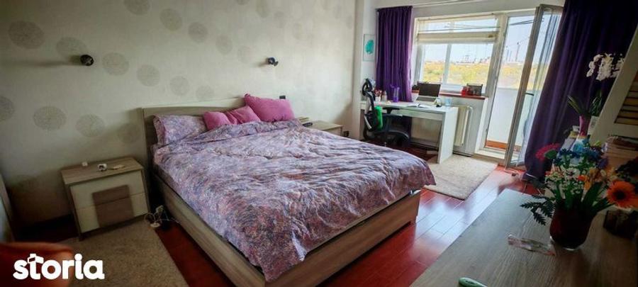 Apartament cu 4 camere decomandat în Văcăresti