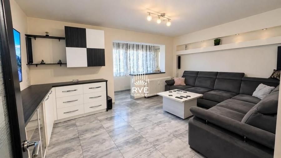 Apartament cu 3 camere în Drumul Taberei