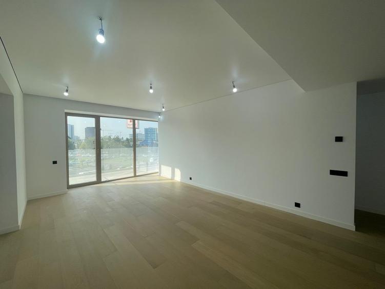Apartament cu 3 camere decomandat în Barbu Văcărescu