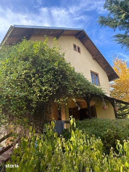 Casă cu 4 camere decomandat cu Teren 1500 Mp în Poiana