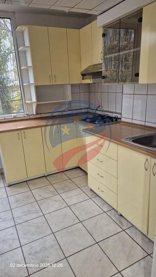 Apartament cu 3 camere decomandat în Central
