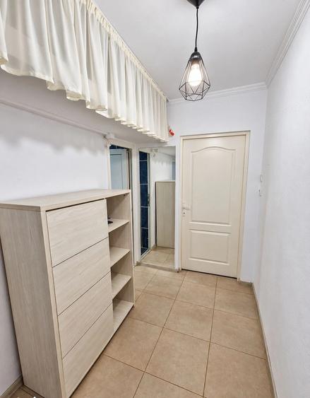 Apartament cu 2 camere nedecomandat în Girocului
