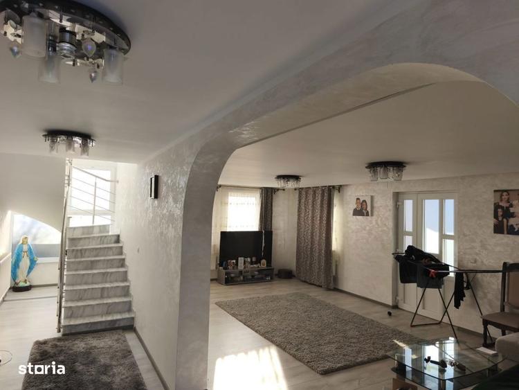 Casă cu 4 camere cu Teren 1500 Mp în Vicovu de Sus
