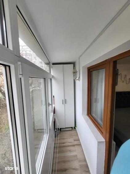 Apartament cu 2 camere semidecomandat, mobilat în P-ța Victoriei