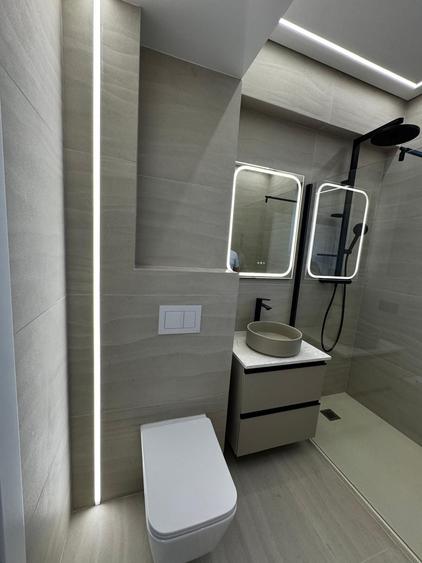 Apartament cu 3 camere decomandat în Sud