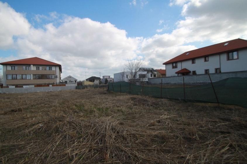 Teren Construcții intravilan de 800 mp, în Kamsas