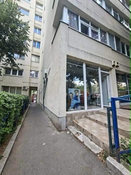 Spațiu comercial, de 64 mp, în Alexandru Obregia