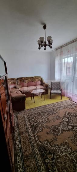 Apartament cu 4 camere decomandat, mobilat în Câmpia Turzii