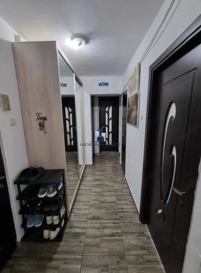 Apartament cu 2 camere decomandat în Berceni