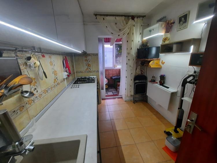 Apartament cu 2 camere decomandat, mobilat în Galata