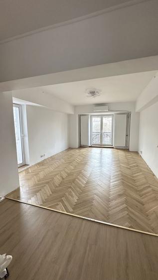 Apartament cu 4 camere decomandat în Unirii