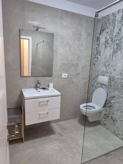 Apartament cu 2 camere decomandat, mobilat în Cetate