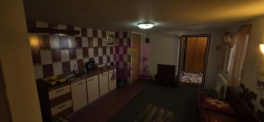 Casă cu 6 camere în Central