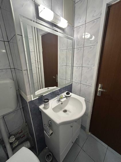 Garsonieră semidecomandată în Titan