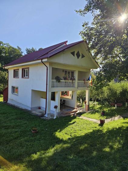 Casă cu 4 camere decomandat în Bistrița