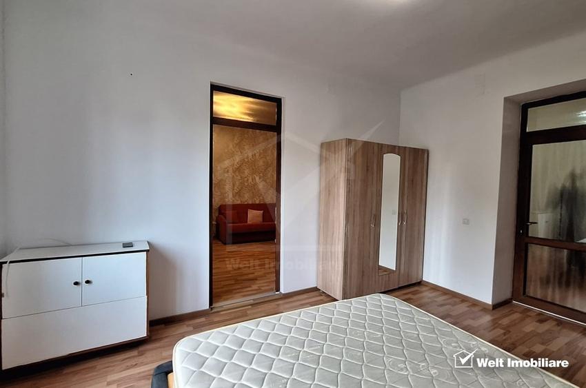 Apartament cu 3 camere semidecomandat, mobilat în Central