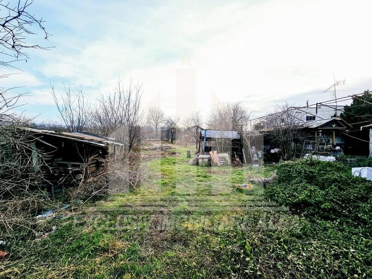 Teren Construcții intravilan de 700 mp, în Oarda