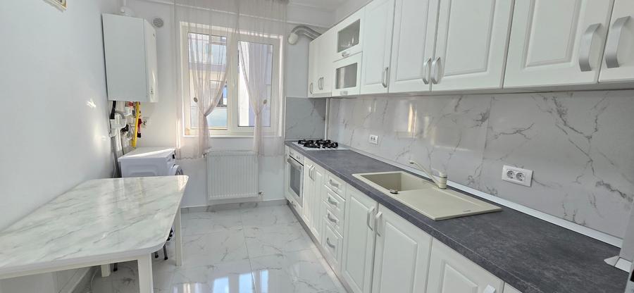 Garsonieră decomandată în Valea Adâncă
