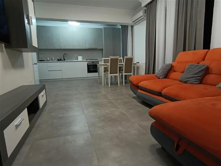 Apartament cu 3 camere decomandat, mobilat în Albert