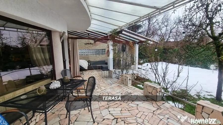 Casă cu 10 camere cu Teren 750 Mp în Central