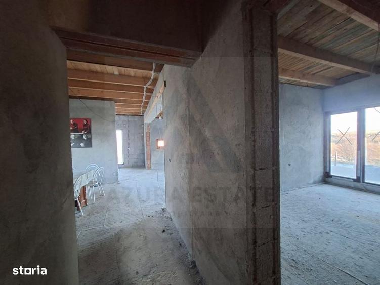 Casă cu 4 camere în Daia