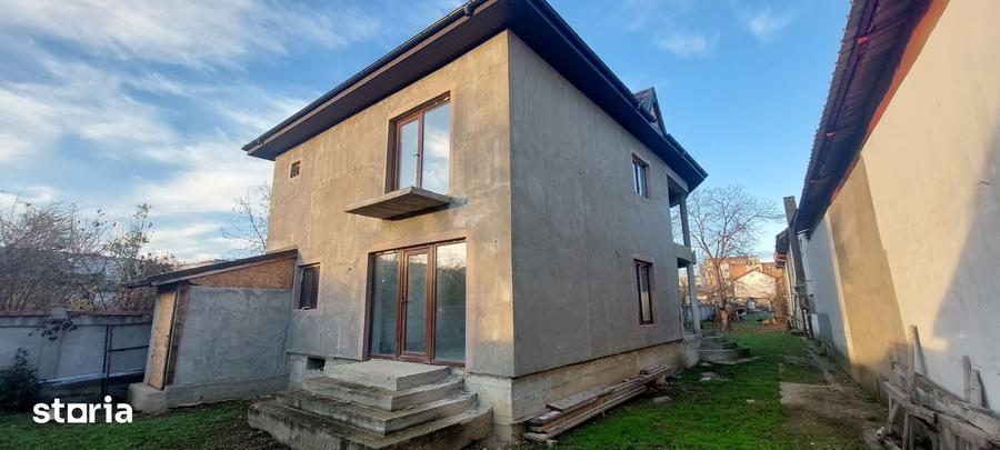 Casă cu 5 camere cu Teren 843 Mp în Dorobanți