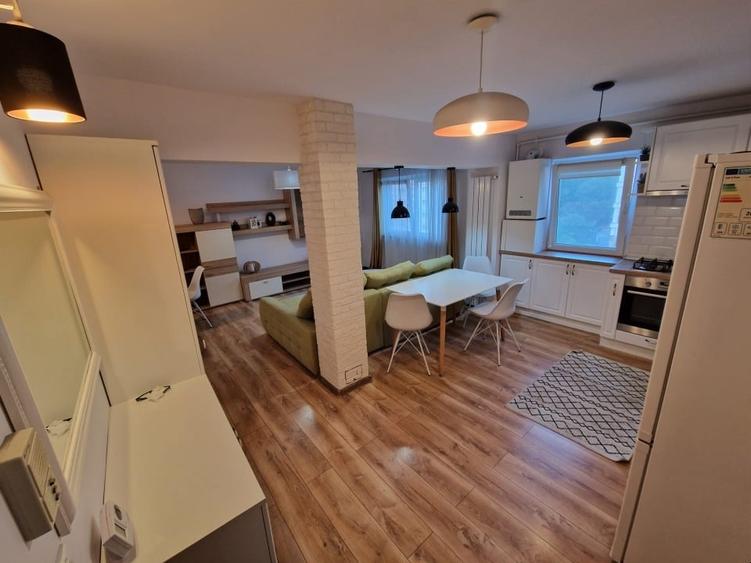 Apartament cu 2 camere decomandat, mobilat în Răcădău