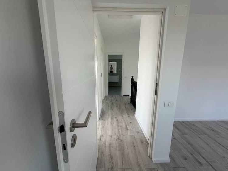 Casă cu 4 camere în Tărlungeni
