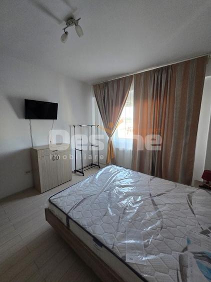 Apartament cu 2 camere semidecomandat, mobilat în Roșu