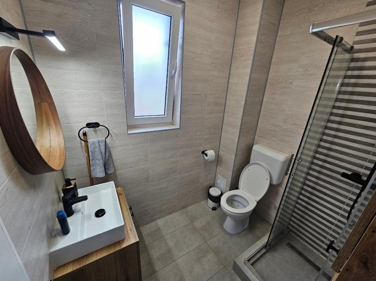 Duplex cu 4 camere cu Teren 300 Mp în Domnești