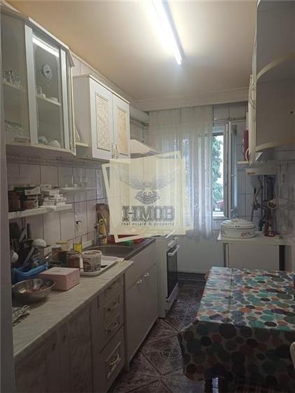 Apartament cu 4 camere decomandat în Vasile Aaron