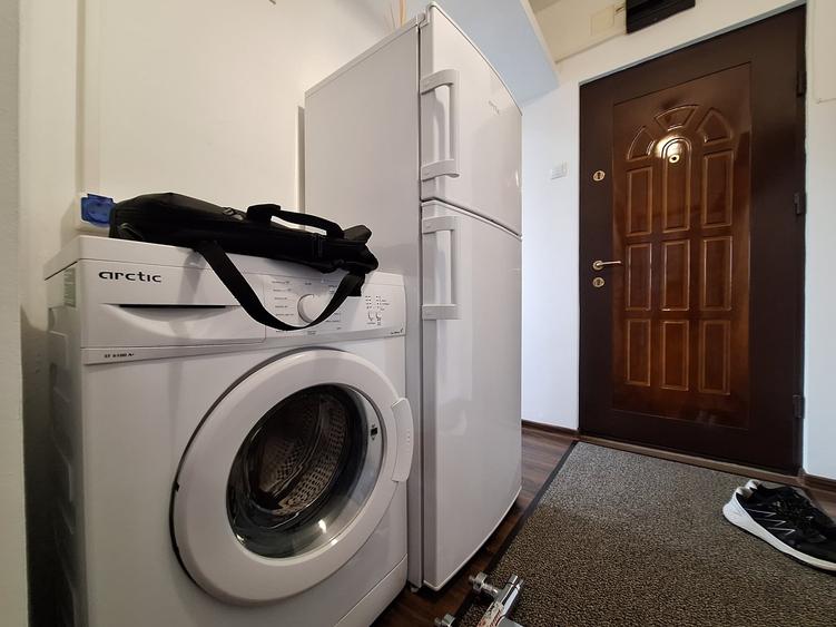 Apartament cu 2 camere semidecomandat, mobilat în Circumvalațiunii