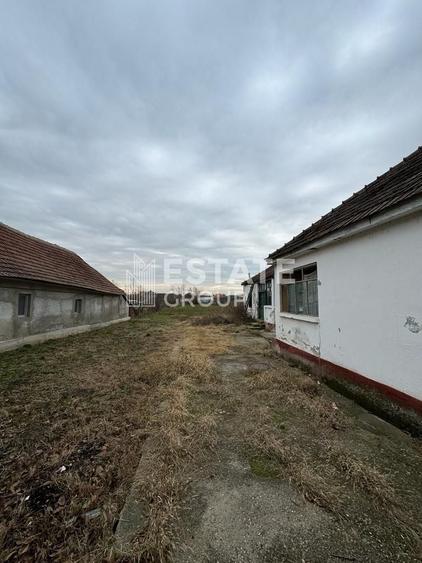 Casă individuală cu 3 camere cu Canalizare în Sânandrei