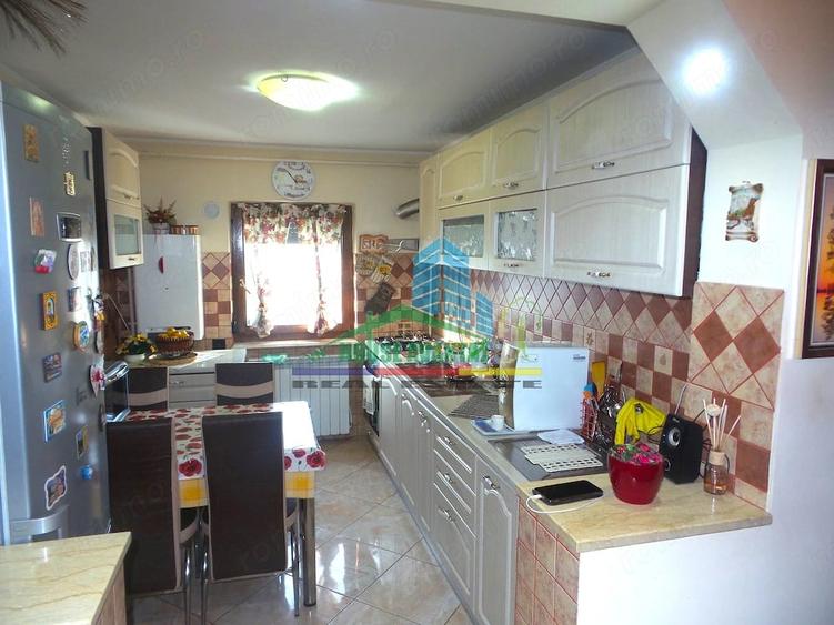 Apartament cu 6 camere decomandat în Central