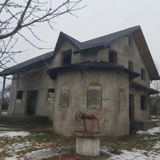 Casă cu Teren 680 Mp în Cătămărești