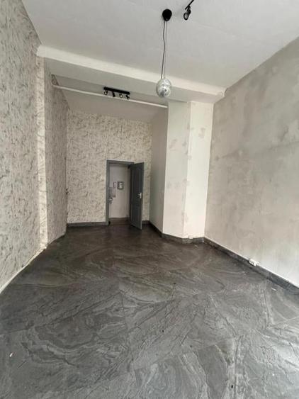 Spațiu comercial, de 24 mp, în P-ța Universității